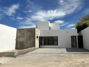 CASA EN VENTA EN RESIDENCIAL LAS ACACIAS, CHICHI SUAREZ