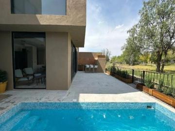 CASA EN VENTA EN RESIDENCIAL LAS CAMPANAS, SMA