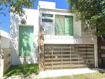 CASA EN VENTA EN RESIDENCIAL LAS CUMBRES XALAPA VERACRUZ