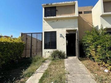 Casa en venta en Residencial Los Treboles, carr. Colotlan, Zapopan