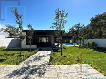 CASA EN VENTA EN RESIDENCIAL LOS ALTARES ZONA CARRETERA NACIONAL ALLENDE