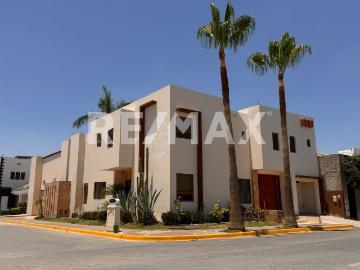 CASA EN VENTA EN RESIDENCIAL LOS FRESNOS