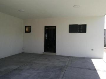 Casa en Venta en Residencial Privado en Apodaca, Sobre la Av Concordia