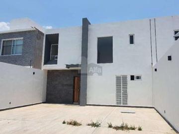 Casa en venta en residencial Santa Fe