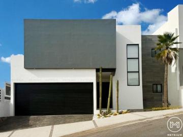 CASA EN VENTA EN RESIDENCIAL TORRALBA EN ESQUINA EQUIPADA ZONA VALLE ESCONDIDO