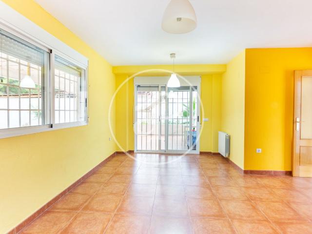 Casa en venta en Riba roja de Túria. Chalet en venta en Urbanización La Reva. Casas Riba roja de.