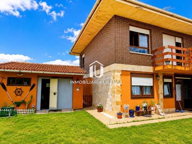 Casa en venta en Ribamontán al Mar, Loredo. Chalet Pareado con Vistas al Mar en Loredo. Casas Ribamontán al.