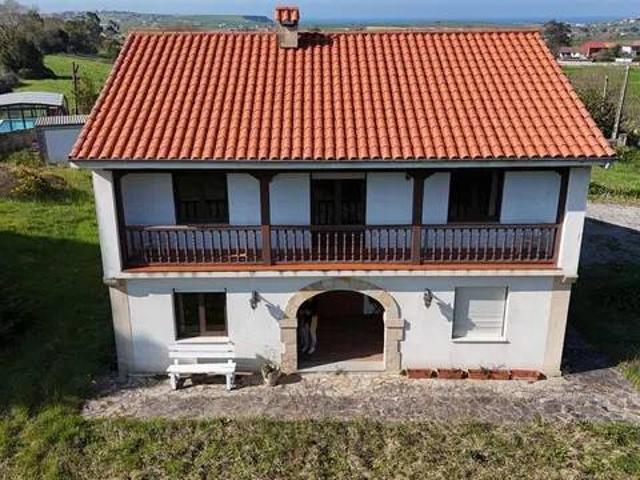 Casa en Venta en Ribamontán Al Mar