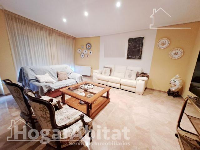 Casa en venta en Ribesalbes. ESPECTACULAR! GRAN CASA CON GARAJE, TERRAZA Y BALCÓN EN EL CENTRO. Casas.