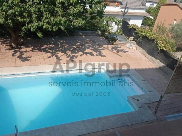Casa en venta en Riells i Viabrea. Casa a 4 vientos. Casas Riells i.