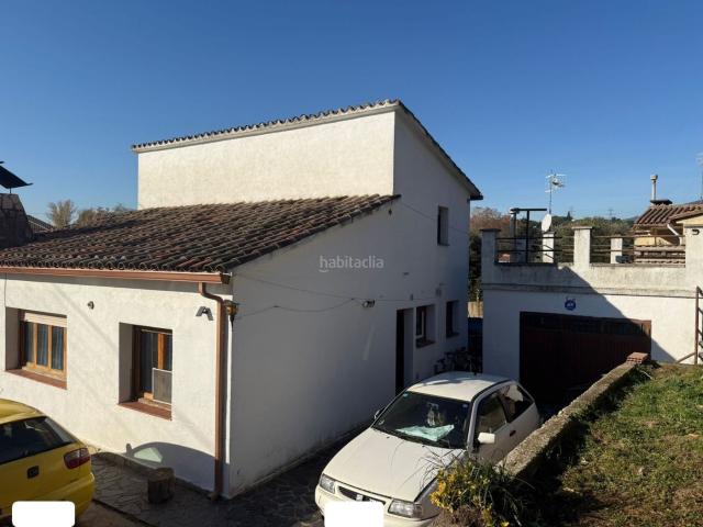 Casa en venta en Riells i Viabrea. Casa a 4 vientos con jardín en Riells i Viabrea. Casas Riells i.