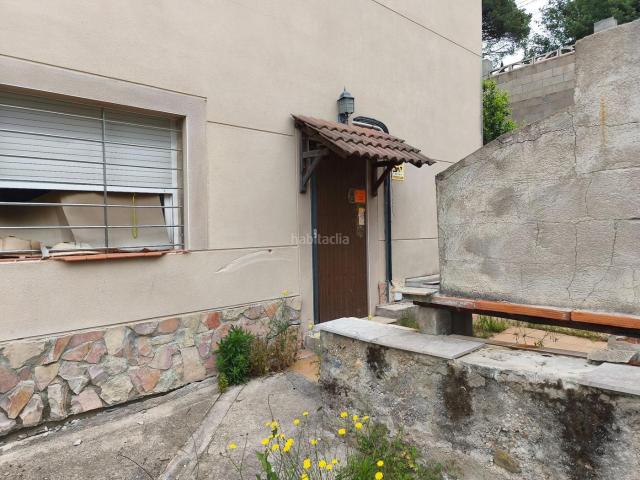 Casa en venta en Riells i Viabrea. Casa independiente con gran parcela en la urbanización Junior Park de Riells i Viabrea. Casas Riells i.
