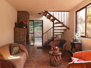 CASA EN VENTA EN RÍO BELO, ZURUMBENEO
