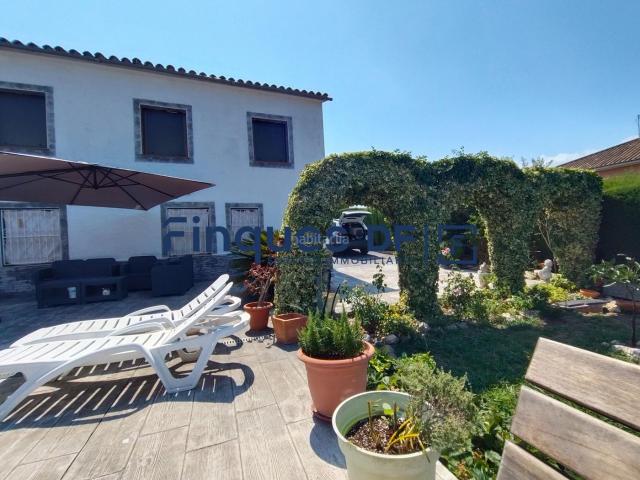 Casa en venta en Riudarenes. Casas.