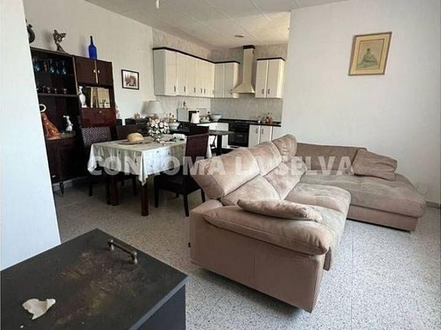Casa en venta en Riudarenes, de 101 m² 3 habitaciones por 176.000