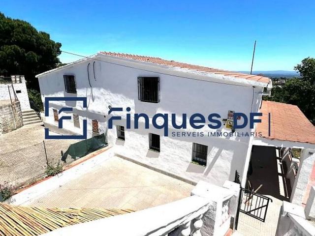 Casa en venta en Riudarenes, de 110 m² 3 habitaciones por 210.000