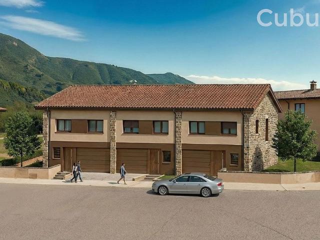 Casa en venta en Riudaura, de 87 m² 3 habitaciones por 330.000