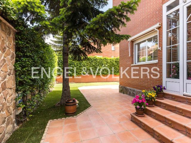 Casa en venta en Rivas Vaciamadrid, Centro. Exclusivo Chalet con piscina en RivasVaciamadrid. Casas Rivas.