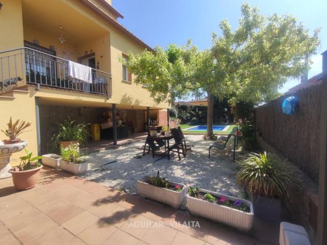 Casa en venta en Roca del Vallès La. CASA CON PISCINA EN EL CENTRO DE LA ROCA. Casas Roca del Vallès.
