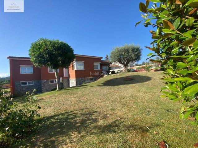 Casa en venta en Roca del Vallès La. Casa de 4 vents amb jardí a Santa Agnès de Malanyanes. Casas Roca del Vallès.