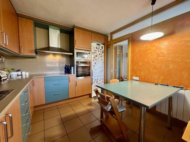 Casa en venta en Roca del Vallès La. EXCLUSIVA CASA FAMILIAR EN PLENO CENTRO. Casas Roca del Vallès.