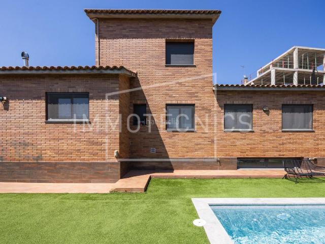 Casa en venta en Roca del Vallès La. Exclusiva vivienda unifamiliar en Can Colet La Roca del Vallès naturaleza, tranquilidad y confort. Casas Roca del Vallès.