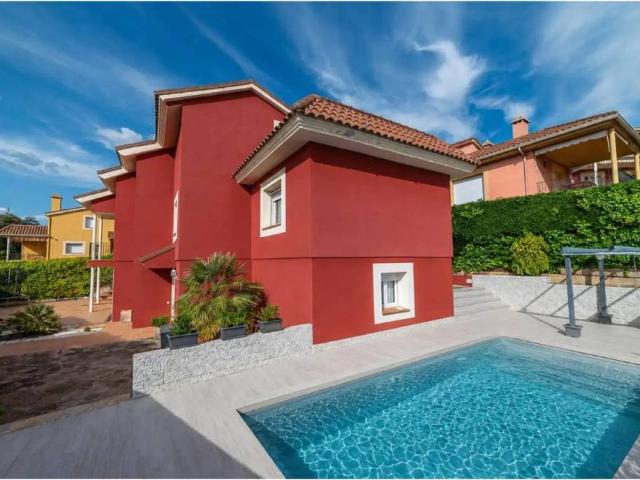 Casa en Venta en Robledo de Chavela