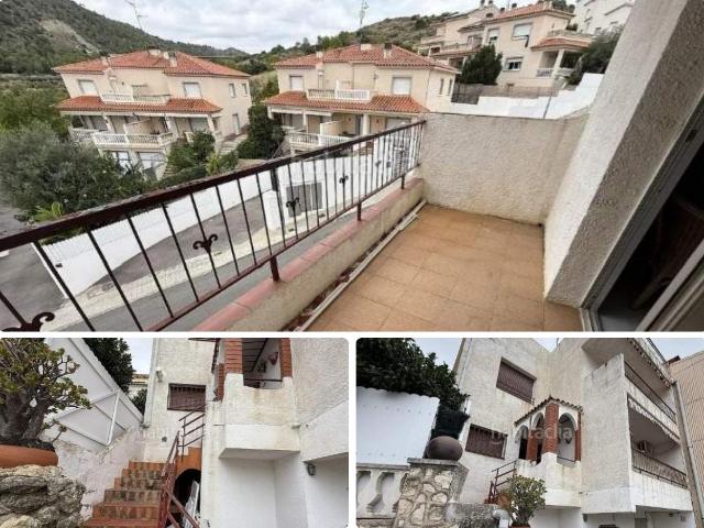 Casa en venta en Roda de Barà Costa Dorada. Casa adosada a reformar en Roda de Bará centro. Casas Roda de.