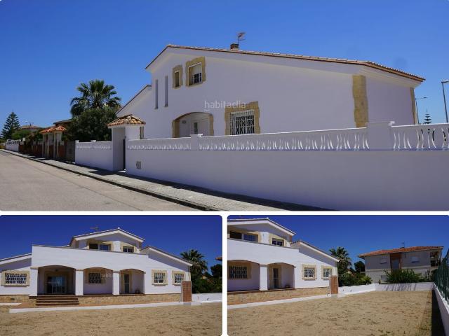 Casa en venta en Roda de Barà Costa Dorada. Chalet independiente de 348 m con solárium, jardín y gran garaje en Bará Mar. Casas Roda de.