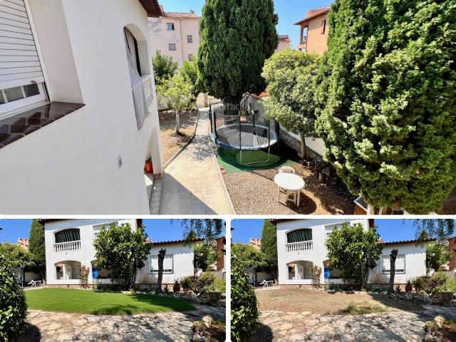Casa en venta en Roda de Barà Costa Dorada. Amplia casa para dos familias, con parcela de 660 m2, terrazas y garaje en Roda de Berà. Casas Roda de.