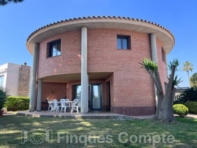 Casa en Venta en Roda de Berà