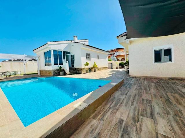 Casa en Venta en Rojales