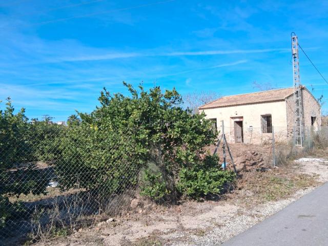 Casa en venta en Rojales. Casa de campo con 12.000 m2 de parcela. Casas.