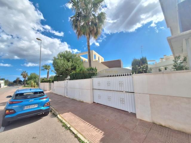 Casa en venta en Rojales. Casas.