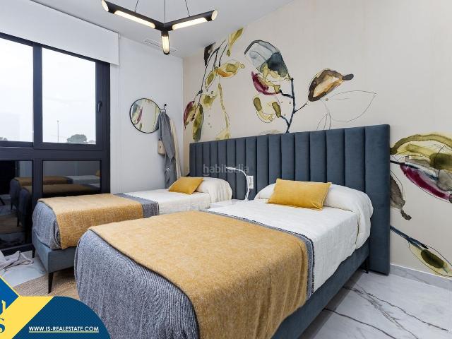 Casa en venta en Rojales. Bungalow con piscina comunitaria, en la provincia de Alicante, en Rojales, en la localidad de Ciudad Quesada. 2 habitaciones 78. Casas.