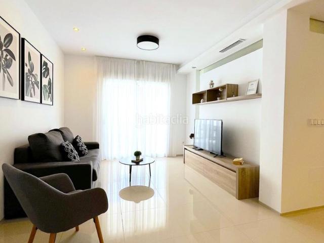 Casa en venta en Rojales. Espectacular vivienda de tres dormitorios en Doña Pepa Ciudad Quesada. Casas.