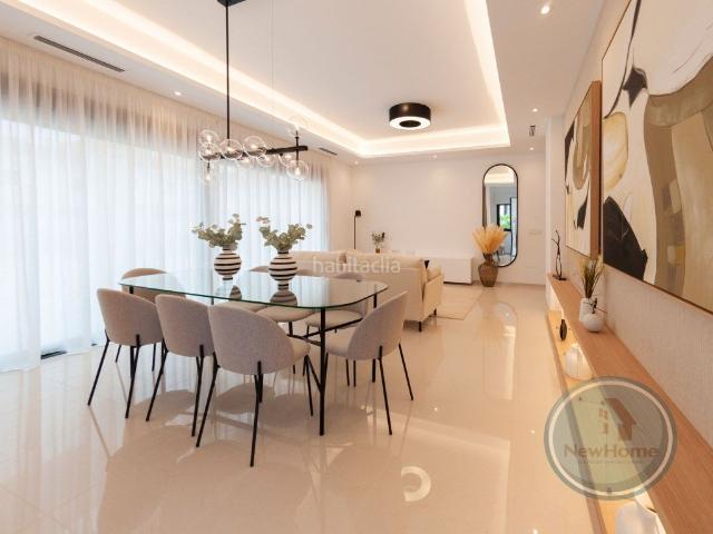 Casa en venta en Rojales. Excepcional Villa a la venta en urbanización Doña Pepa. Casas.