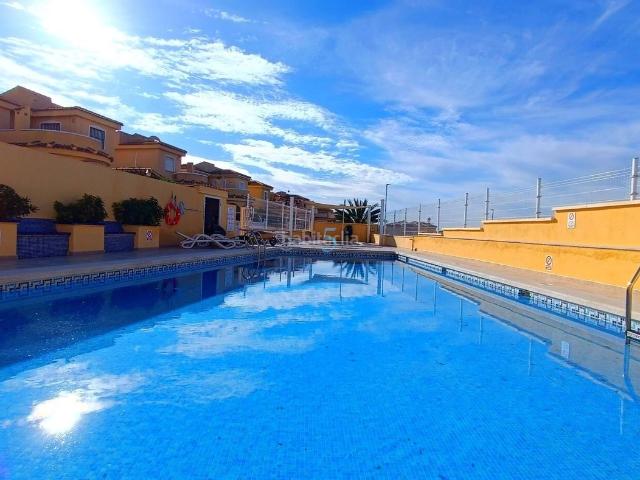 Casa en venta en Rojales. Fantástica villa independiente de 3 dormitorios orientada al oeste con vistas a la piscina comunal y vistas abiertas en Lo Pepín!. Casas.