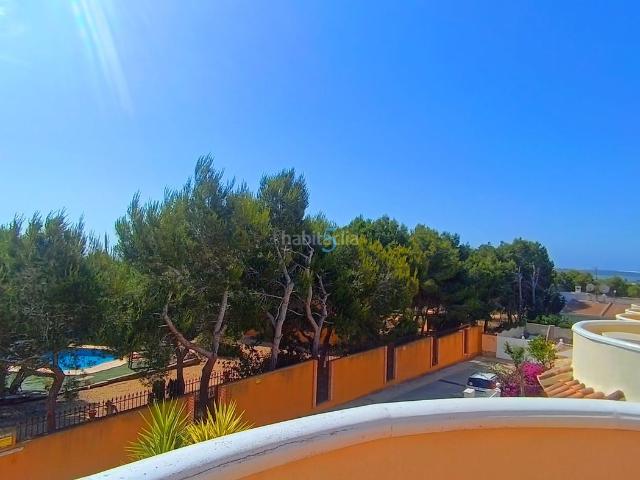 Casa en venta en Rojales. Fantástica villa independiente de 3 dormitorios orientada al este con piscina común en Lo Pepin! Situada en la codiciada zona resi. Casas.