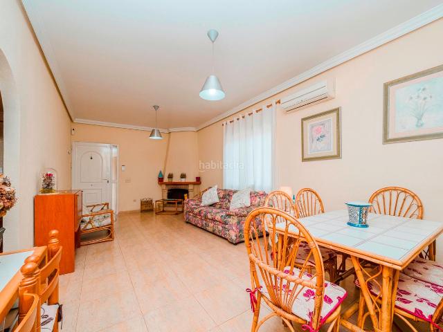 Casa en venta en Rojales. FINCA en ROJALES con 2 DORMITORIOS, GARAJE PRIVADO y 4000 msup2 DE TERRENO VIVIENDA REF DH2822 DORMITORIOS, 1 BANtildeO90 msup2 CO. Casas.