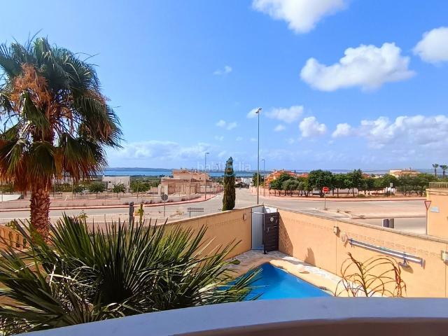 Casa en venta en Rojales. Impresionante villa independiente orientada al sur en una parcela en la esquina, piscina privada y vistas panorámicas al lago, Ciu. Casas.