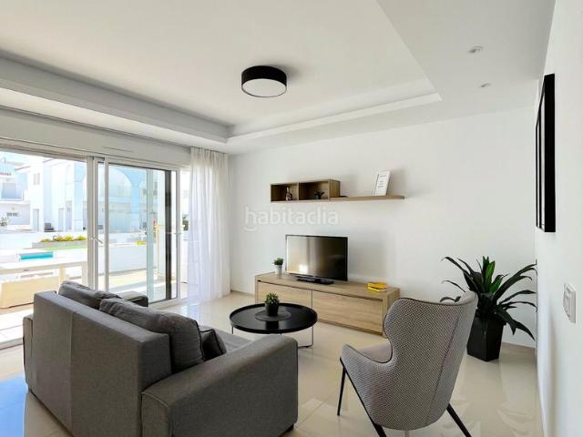 Casa en venta en Rojales, Lo Marabú. PLANTA BAJA EN ESQUINA, CON JARDÍN PRIVADO Y VISTAS A LA PISCINA. Casas.