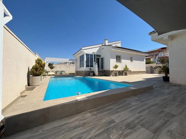 Casa en venta en Rojales, Lo Pepín. Casas.