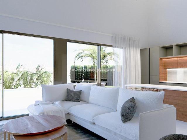 Casa en venta en Rojales. Moderna villa de 4 dormitorios en venta en Ciudad Quesada, una popular zona urbana en la parte sur de la Costa Blanca. La casa est. Casas.