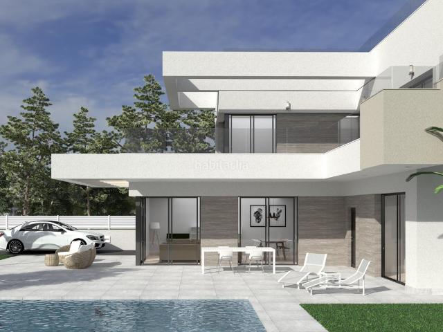 Casa en venta en Rojales. Te presentamos esta villa ubicada en la prestigiosa zona Lo Pepín, en la Costa Blanca. Este entorno privilegiado ofrece naturaleza. Casas.