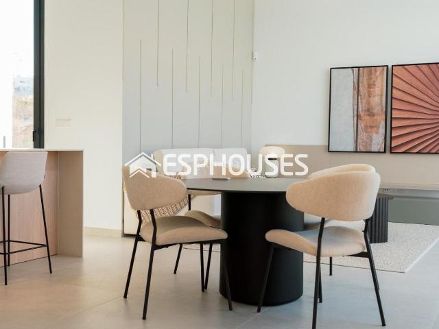 Casa en venta en Rojales. Villa independiente de obra nueva junto al campo de golf La Marquesa, en Rojales. Casas.