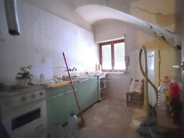 Casa en venta en Romana la. VENTA DE CASA EN LA ROMANA PARA REFORMAR. Casas Romana.