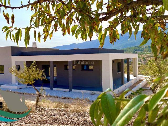 Casa en venta en Romana la. Villa de increíble valor diseñada y construida en una parcela de su elección con todos los aspectos totalmente personalizables. La. Casas Romana.