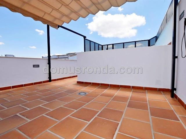 Casa en venta en Ronda, Centro. Coqueta casa con piscina en el centro de Ronda. Magnifica ubicación. Casas.