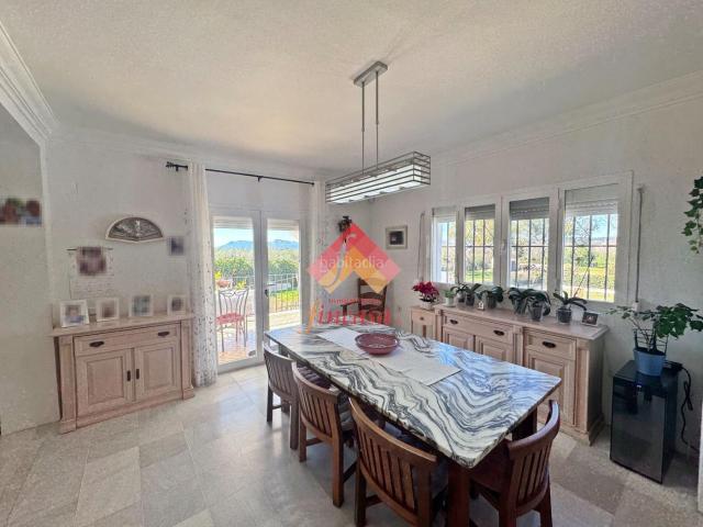 Casa en venta en Ronda, El Fuerte La Dehesa. CASA DE CAMPO MUY CERCANA A RONDA CON 3 PARCELAS URBANAS. Casas.